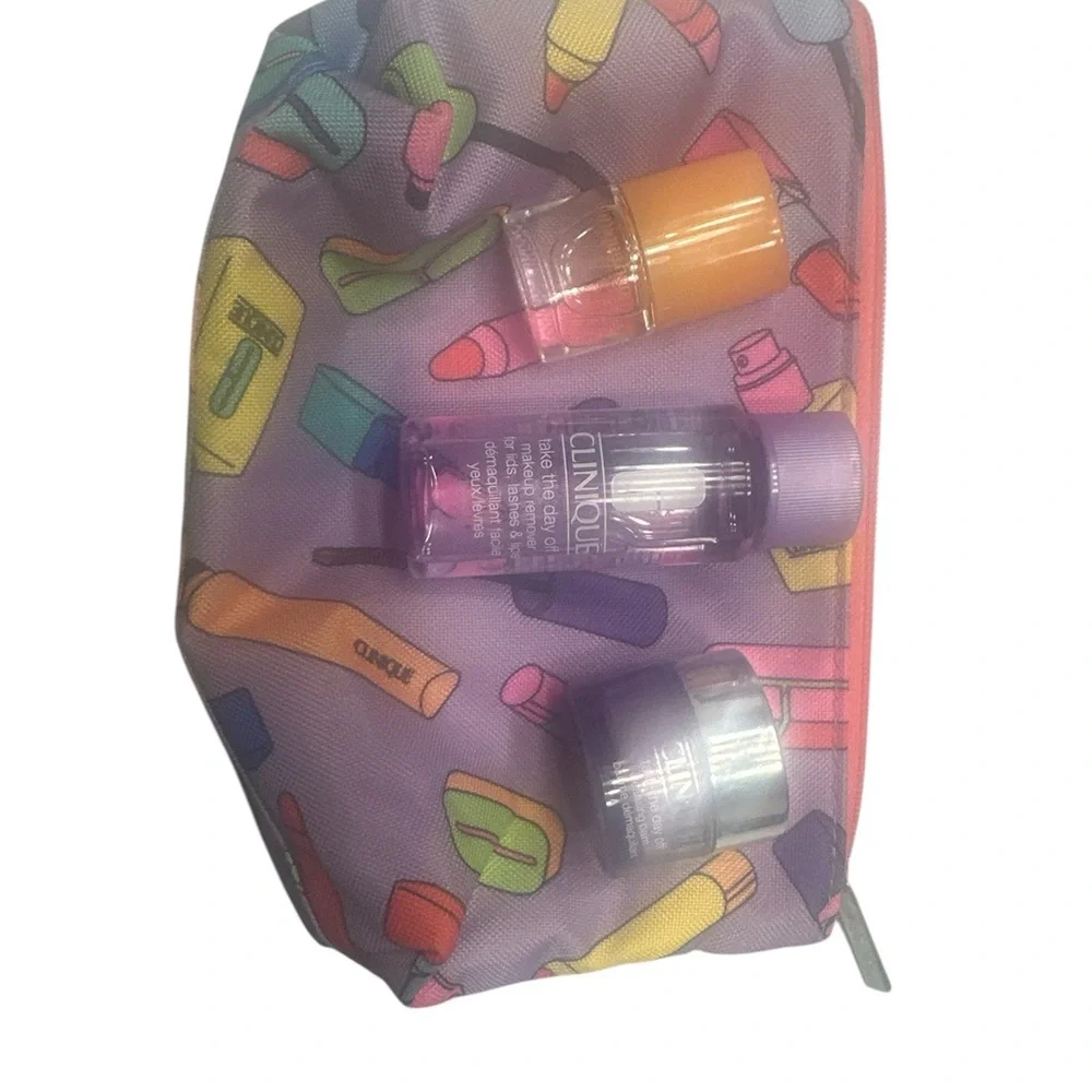 Clinique Makeup Bag with Skincare Minis